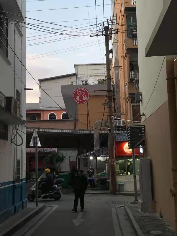 DƬ
